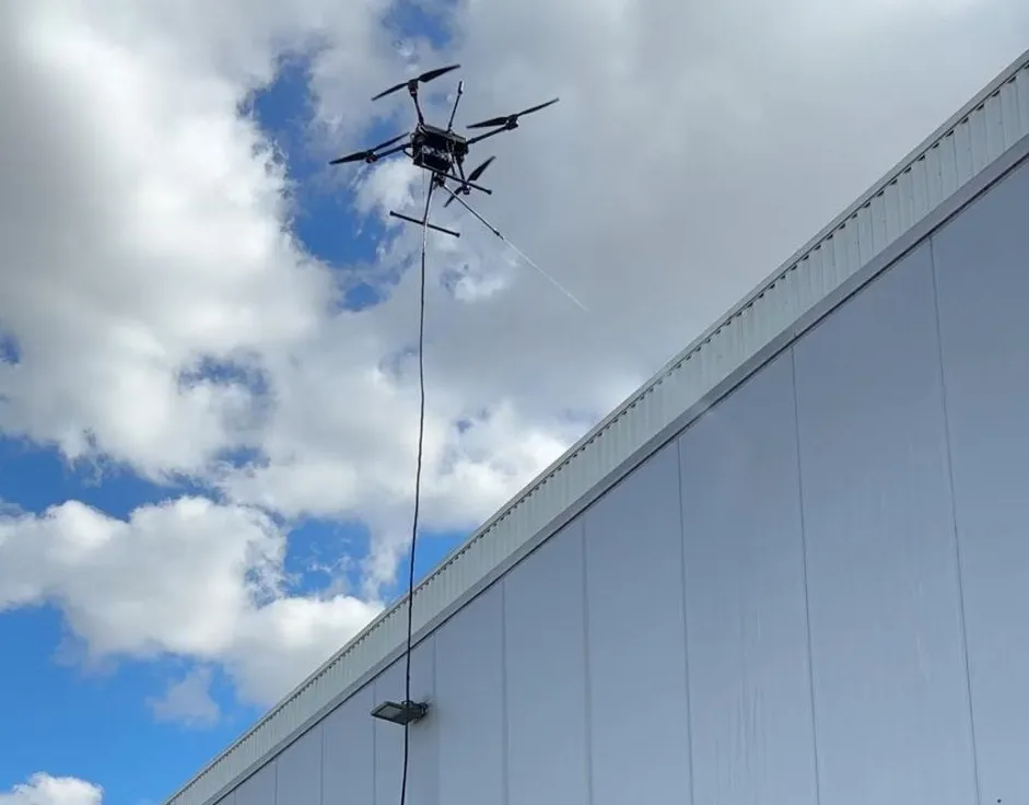 Nettoyage-facade-par-drone Nettoyage façade par drone : copropriété, immobilier tertiaire et contraintes d'accès